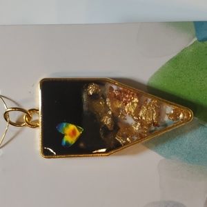 Jewelry resin pendant gold color